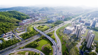 市交通運(yùn)輸部門爭(zhēng)做&ldquo;勇立潮頭鐵軍排頭兵&rdquo;